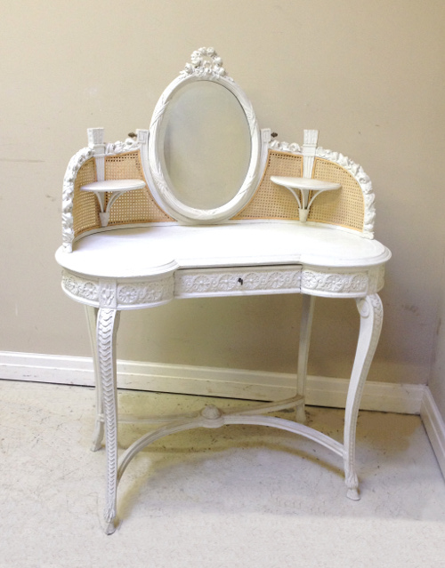 FRENCH ANTIQUE DRESSING TABLE / COIFFEUSE